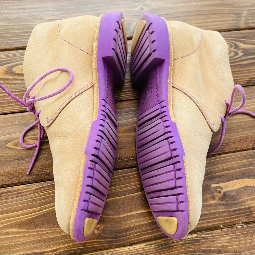 Cole Haan Lunagrand Tan Leather Chukka Ankle Boots‎ Orchid Purple Soles Size 6.5